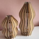 Soliflore en bois pour y mettre une fleur au centre. Disponible en 2 tailles différentes : Petit et grand