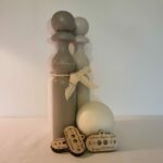 Fabriquer un marqueur de score pétanque en bois pour structurer vos parties plus facilement. Fabrication de ce compteur de points pétanque dans notre atelier d'impression 3D et de découpe laser. Gravure, dimension et couleur personnalisable sur demande !